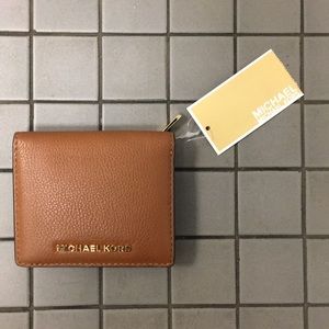 BRAND NEW WITH TAGS Michael Kors leather wallet